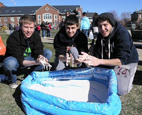 Illinois students play with oobleck at a recent EOH