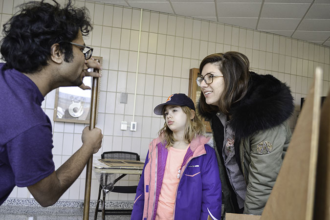 A mother and daughter learn some physics at EOH 2018