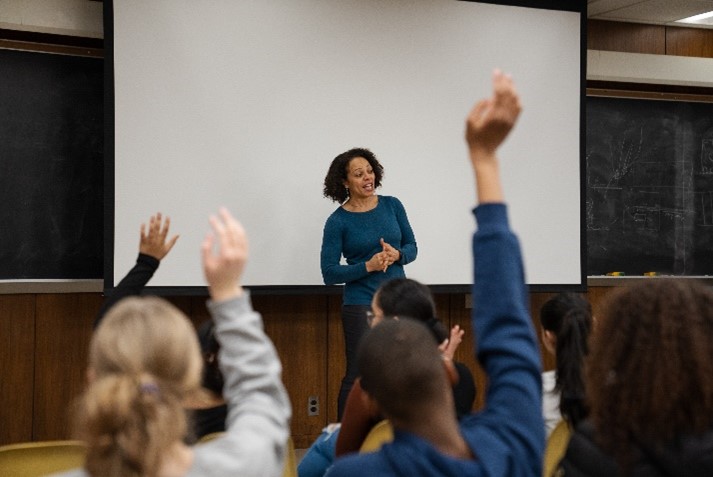 I-MRSEC Director Nadya Mason welcomes the Franklin STEAM Academy group to the lab.