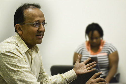 Dr. Rashid Bashir explains the program to the EBICS REU participants during the REU Orientation at the beginning of the summer